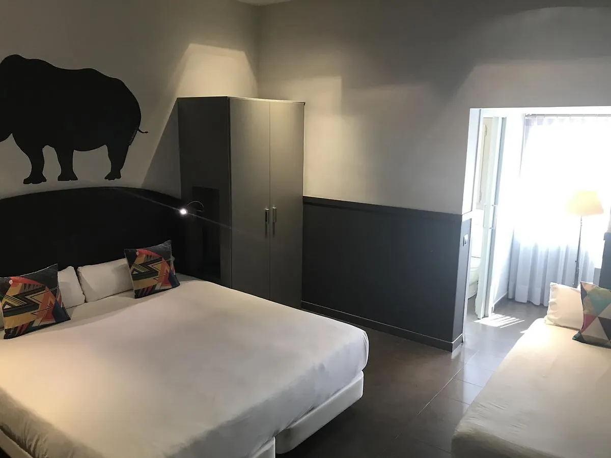 Chic & Basic Zoo Hotel Barcelona 0*,